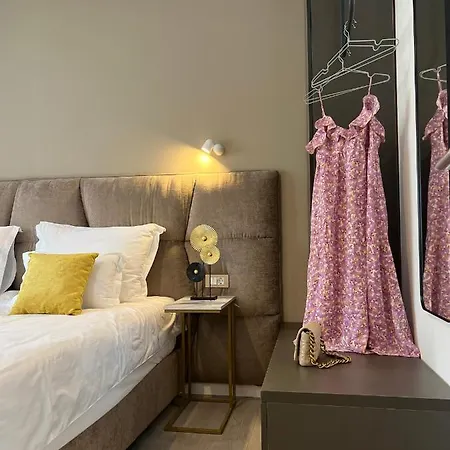 Beachfront House Olbia With Private Parking شقة