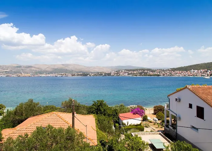 Beachfront House Olbia With Private Parking Apartment Trogir