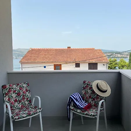 Beachfront House Olbia With Private Parking Apartment Trogir