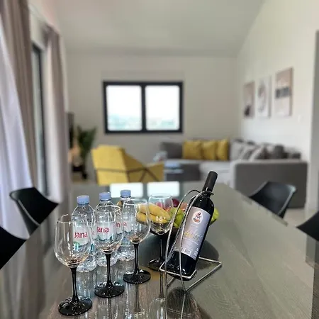 Beachfront House Olbia With Private Parking Apartment Trogir