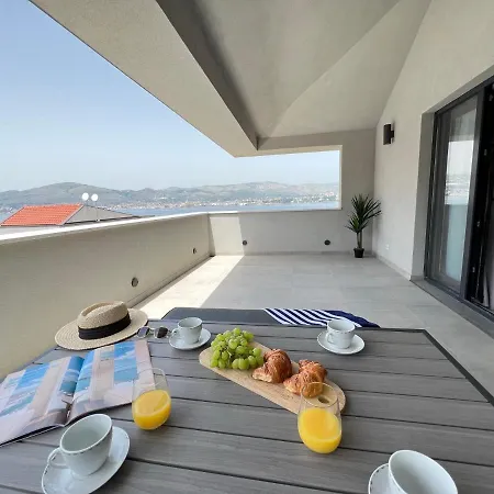 Beachfront House Olbia With Private Parking Apartment Trogir