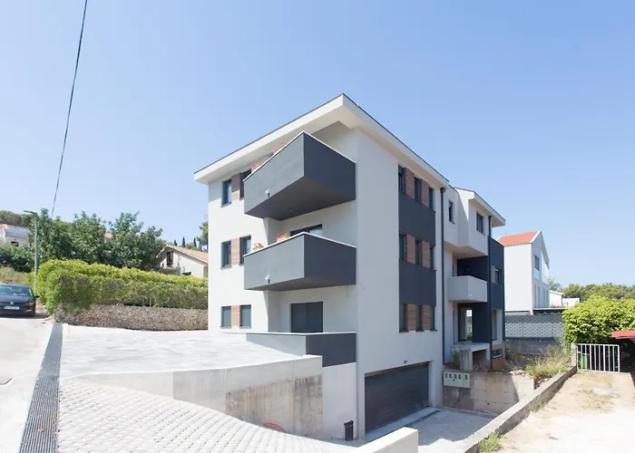 Apartment Beachfront House Olbia With Private Parking Trogir