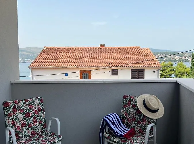 Beachfront House Olbia With Private Parking Apartment Trogir